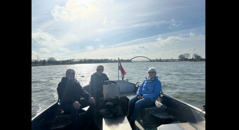 Vaarseizoen geopend: esloep op de Lek